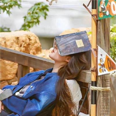 豪门千金被曝出道颜值引争议，72小时时装周T台画面流出